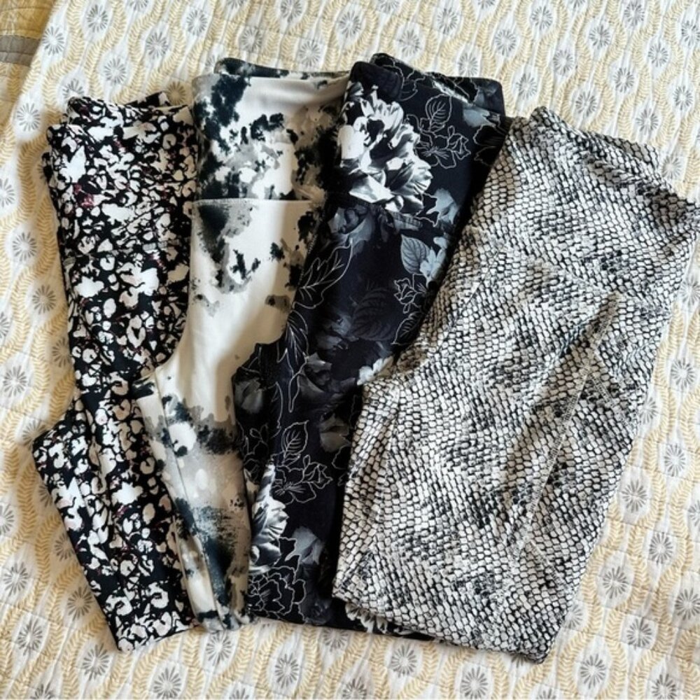 4 Bundle Leggings Balance Collection Size Medium black and white